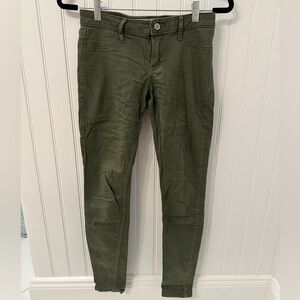 Olive green pants, Hollister, 1R (w25, l31)